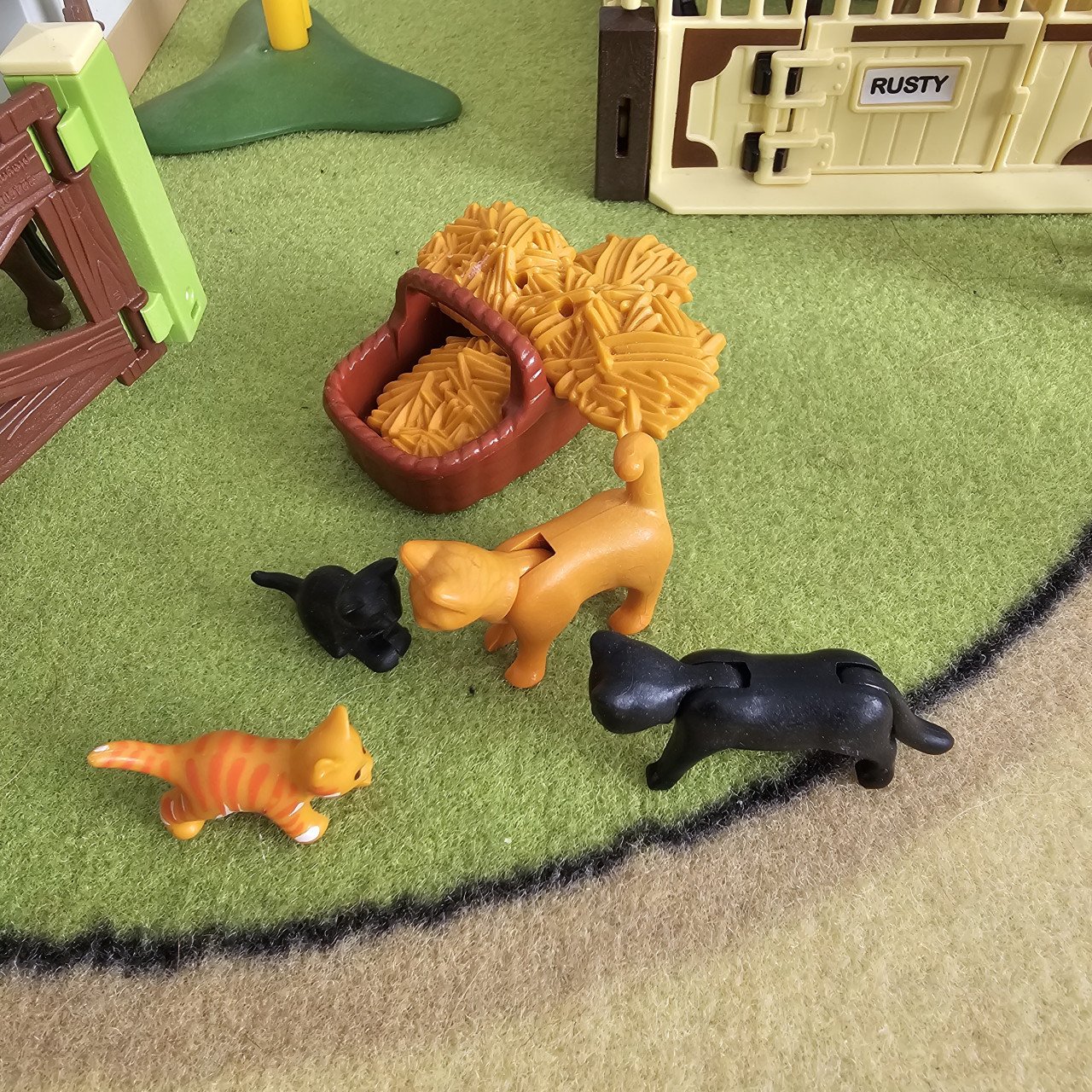 Playmobil pony manege springwedstrijd huifkar en meer