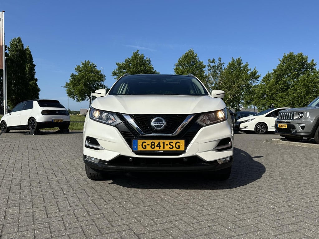 Nissan Qashqai 1.3 dig-t n-connecta trekhaak |design pack | panoramadak | a
