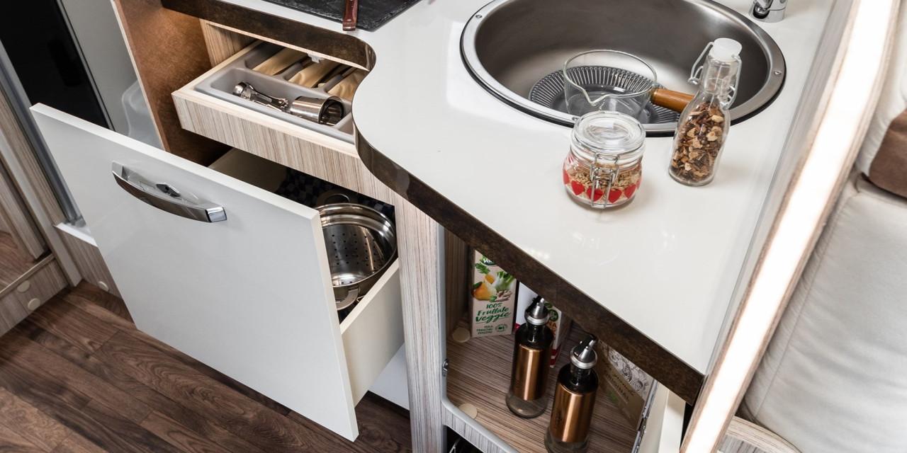 Elnagh T-Loft 530 - Lengtebedden - Automaat - 5-persoons - 2024