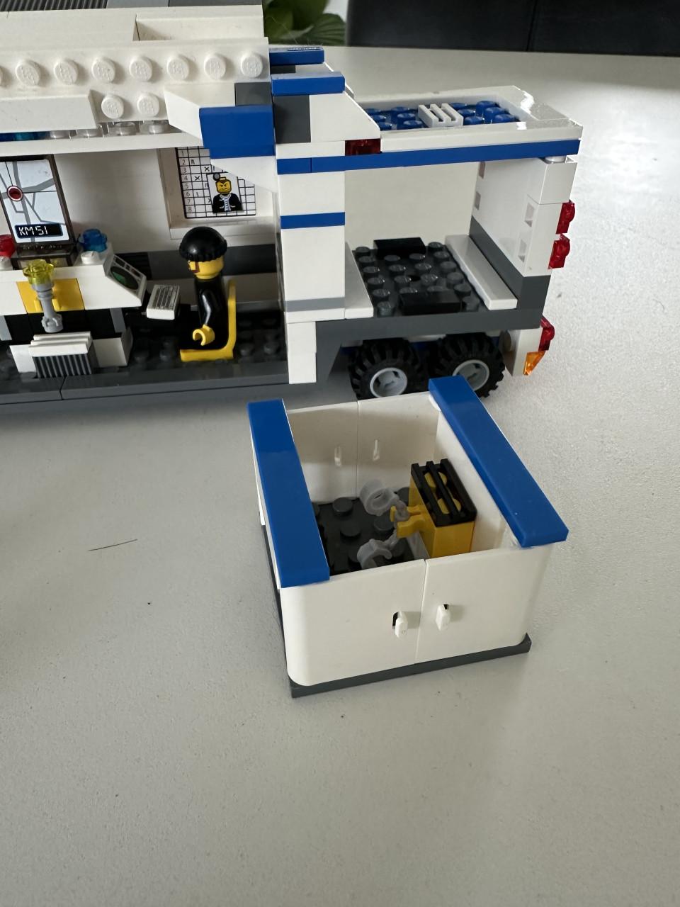 Lego city politievrachtwagen
