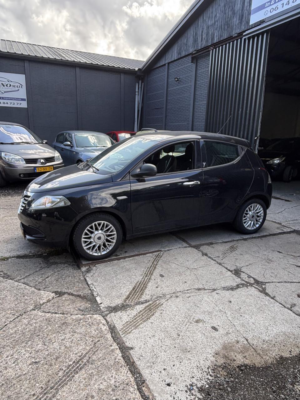 Lancia ypsilon