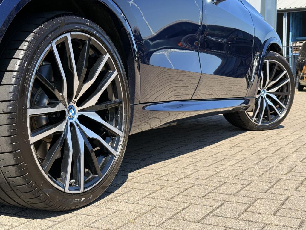 BMW X5 xdrive45e m-sport individual | b&o | sky lounge | luchtvering | mass