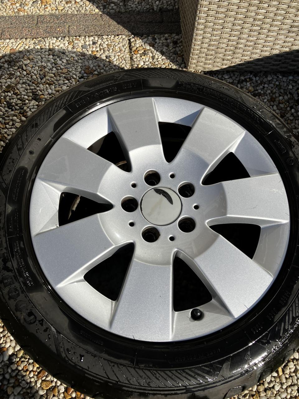 Te Koop : Set Originele Mercedes (w204) 16inch Velgen + banden