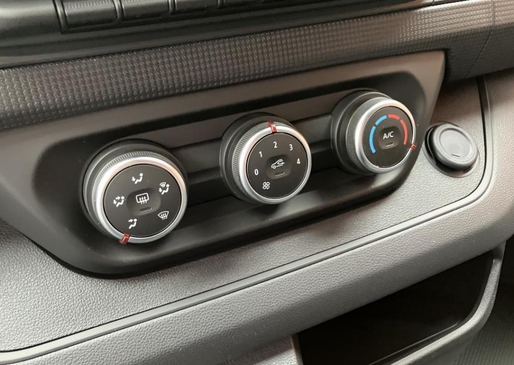 Renault Trafic 2.0 dci 130 t30 l2h1 work edition - demo / pack parking / ea