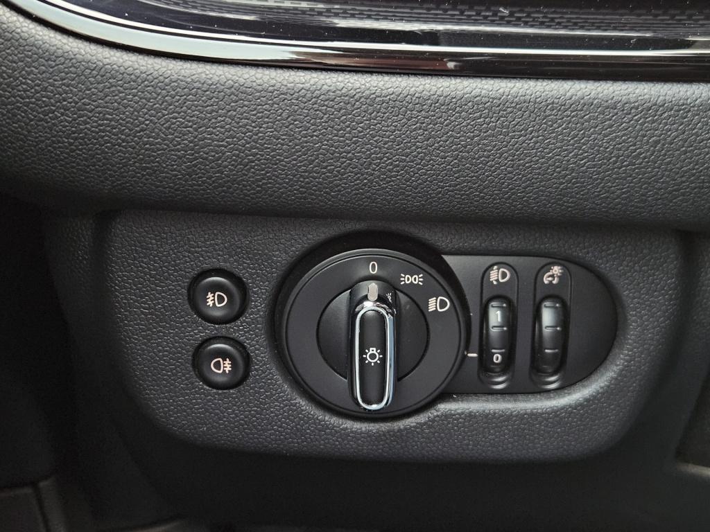 Mini Clubman 1.5 one pepper serious business | cruisec. | bluetooth