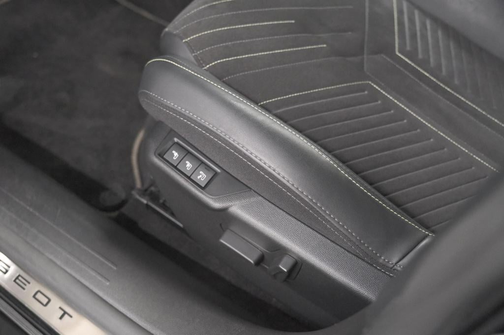 Peugeot 208 1.2 hybrid 145 e-dcs6 gt | alcantara pakket | camera | apple ca