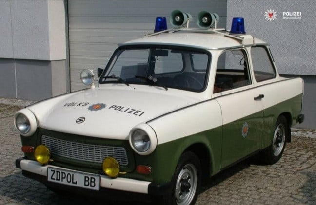 Lichtbalk Duitse volks polizei zwaailampen en geluid.