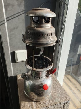 Leuke antieke Petroleum storm of druklamp van het merk anchor...