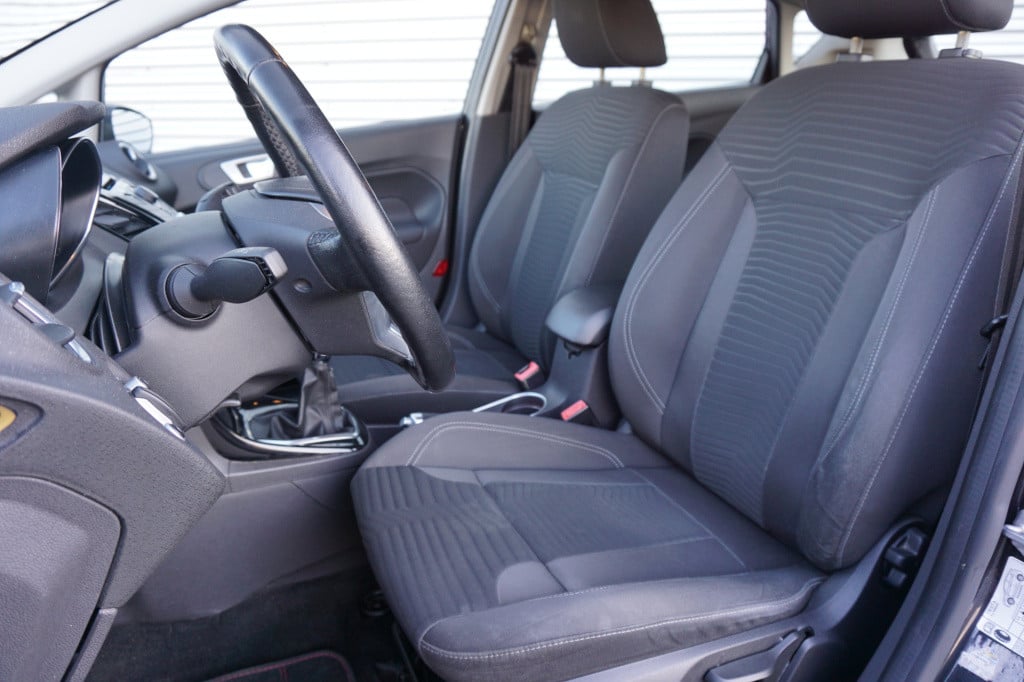 Ford Fiesta 1.0 ecoboost titanium airco / cruise / elektr. ramen / nap