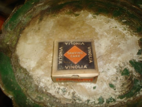 Vinolia shaving cake antiek