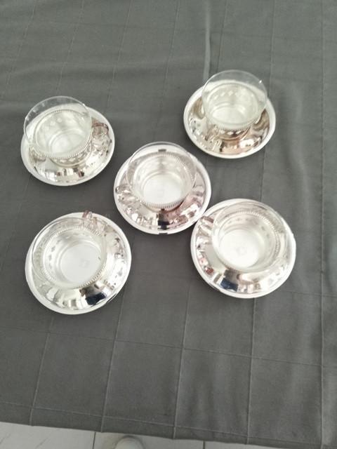 Set van 5 verzilverde kop en schotels