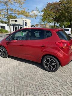 Mooie Kia Venga 1.4 Executive - rood metallic - december 2014