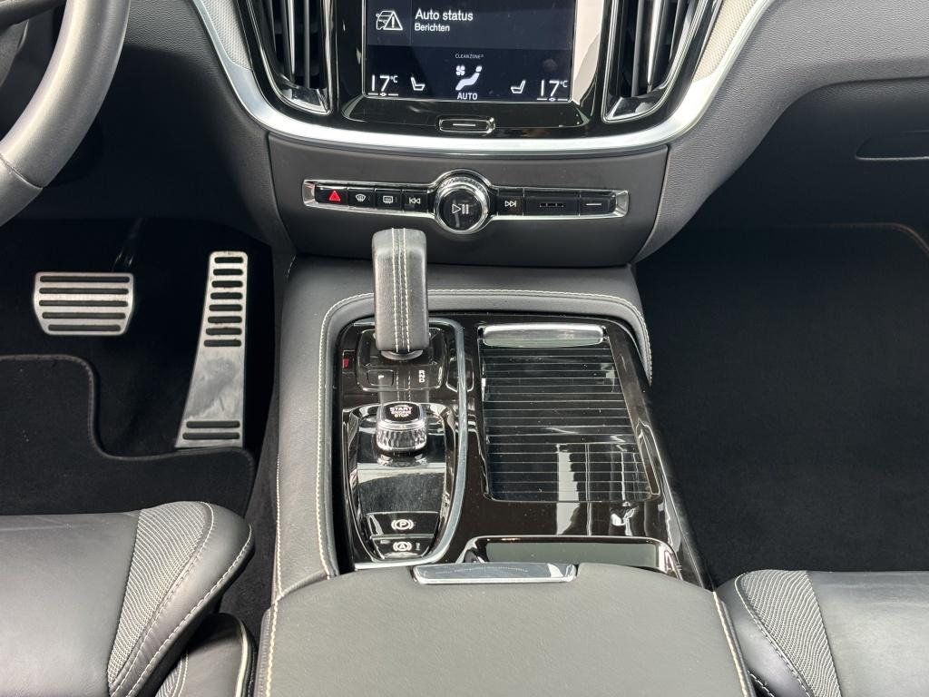 Volvo V60 t6 398pk recharge r-design| panodak| adap.cruise| camera| awd