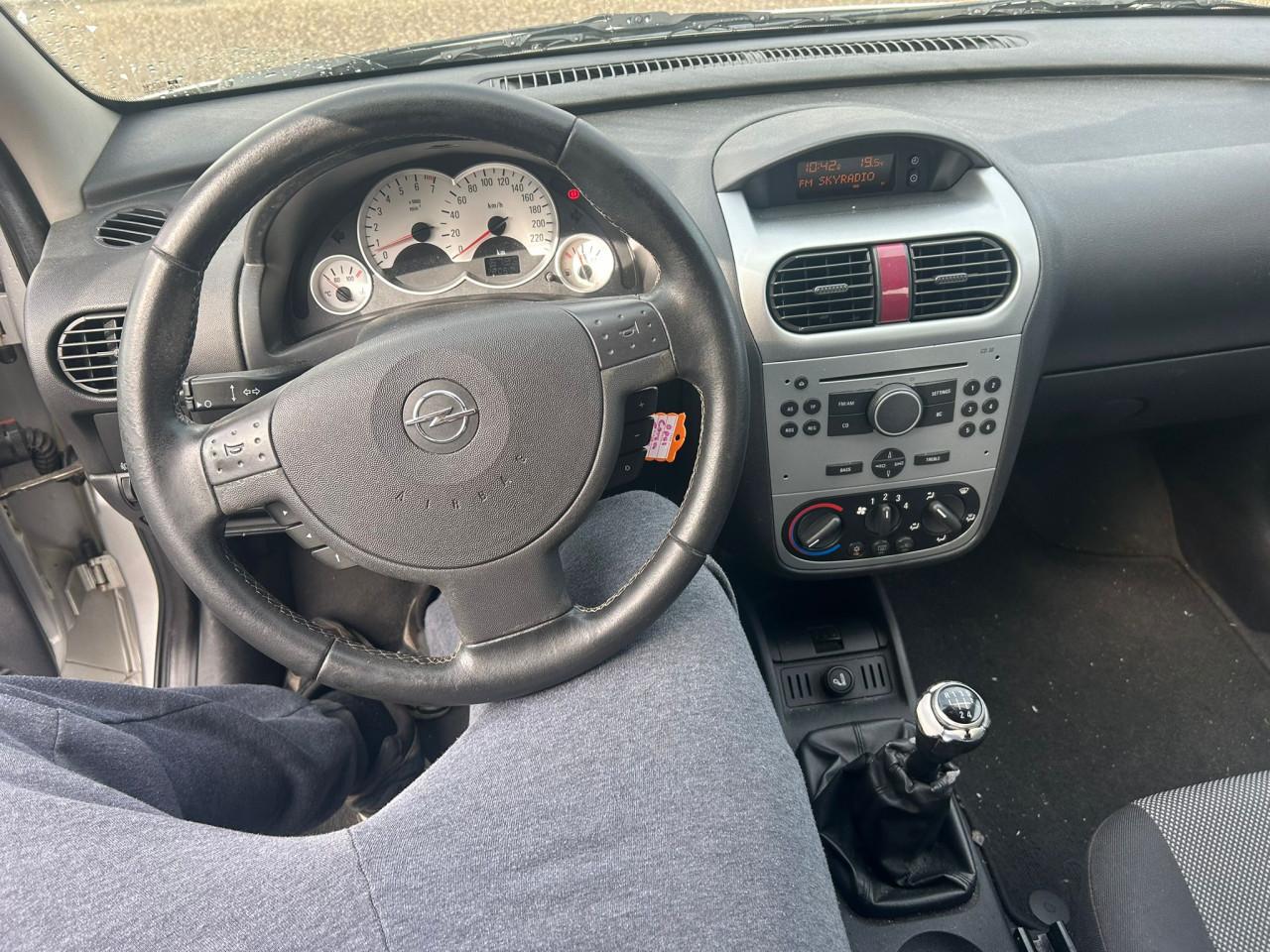 Opel Corsa 1.2-16V Silverline Airco/LM Velgen/Multifunctioneel Stuur