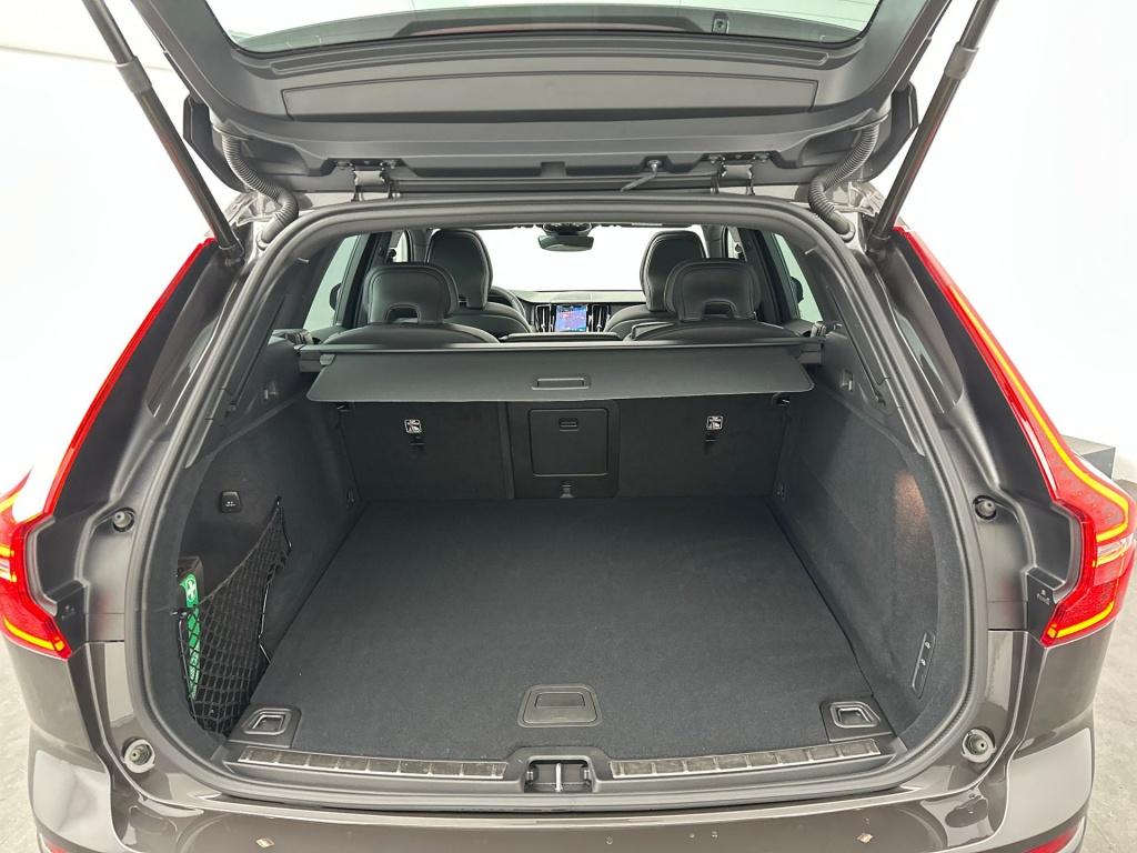 Volvo XC60 t6 398pk recharge ultra dark| pano| luchtvering| hud| 360camera