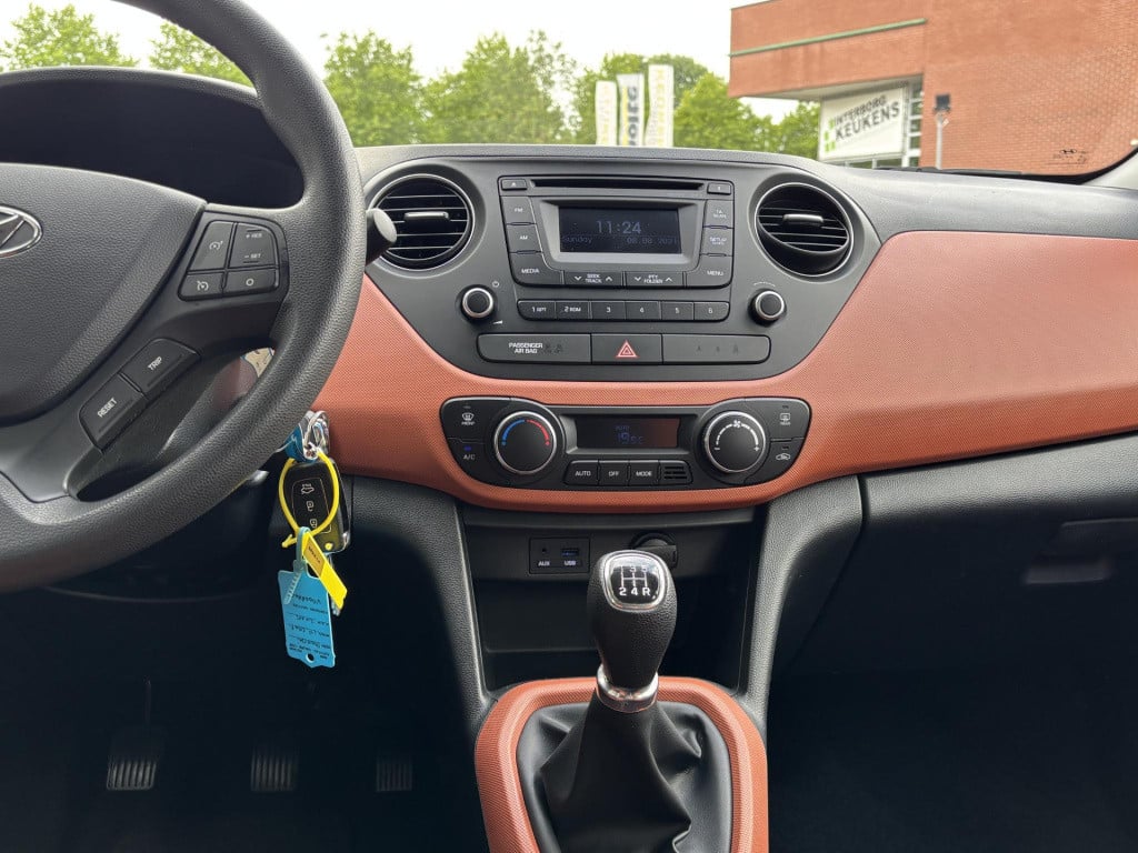 Hyundai I 10 1.0i i-motion comfort | cruise control | radio-cd/mp3 speler |