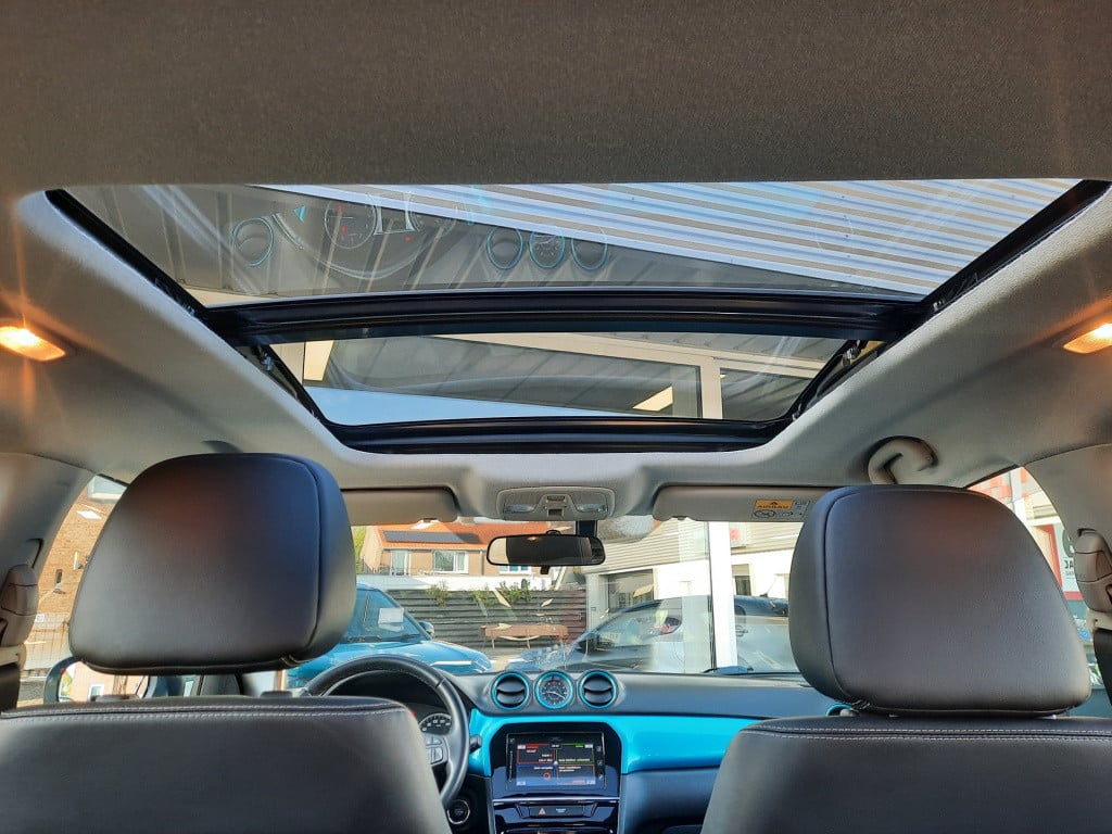 Suzuki Vitara high executive 1.6-120pk/trekhaak/panoramadak
