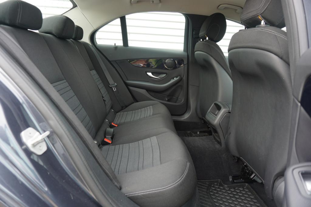 Mercedes-Benz C-Klasse 180 ambition amg line climate / navi / cruise / pdc 