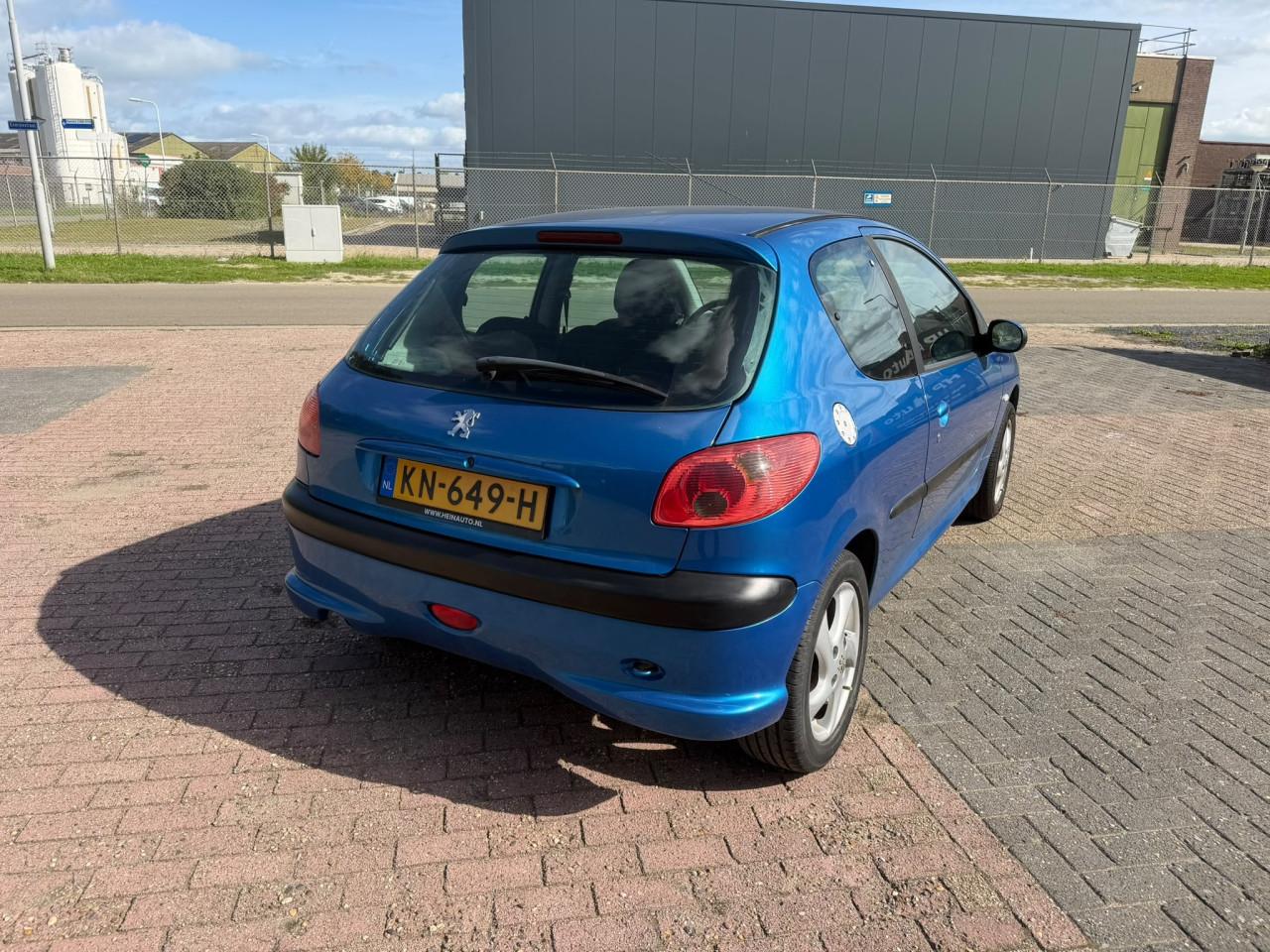Peugeot 206 bj 2004  900 euro