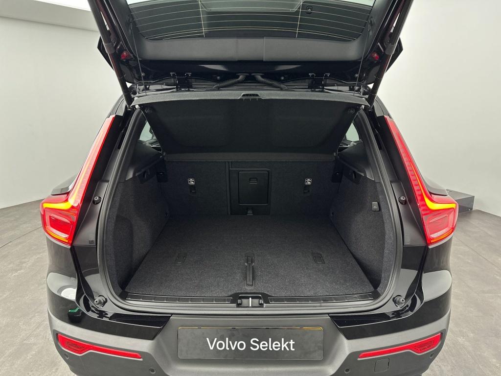 Volvo XC40 b4 197pk plus dark| camera| trekhaak| adap.cruise| h&k audio| pa