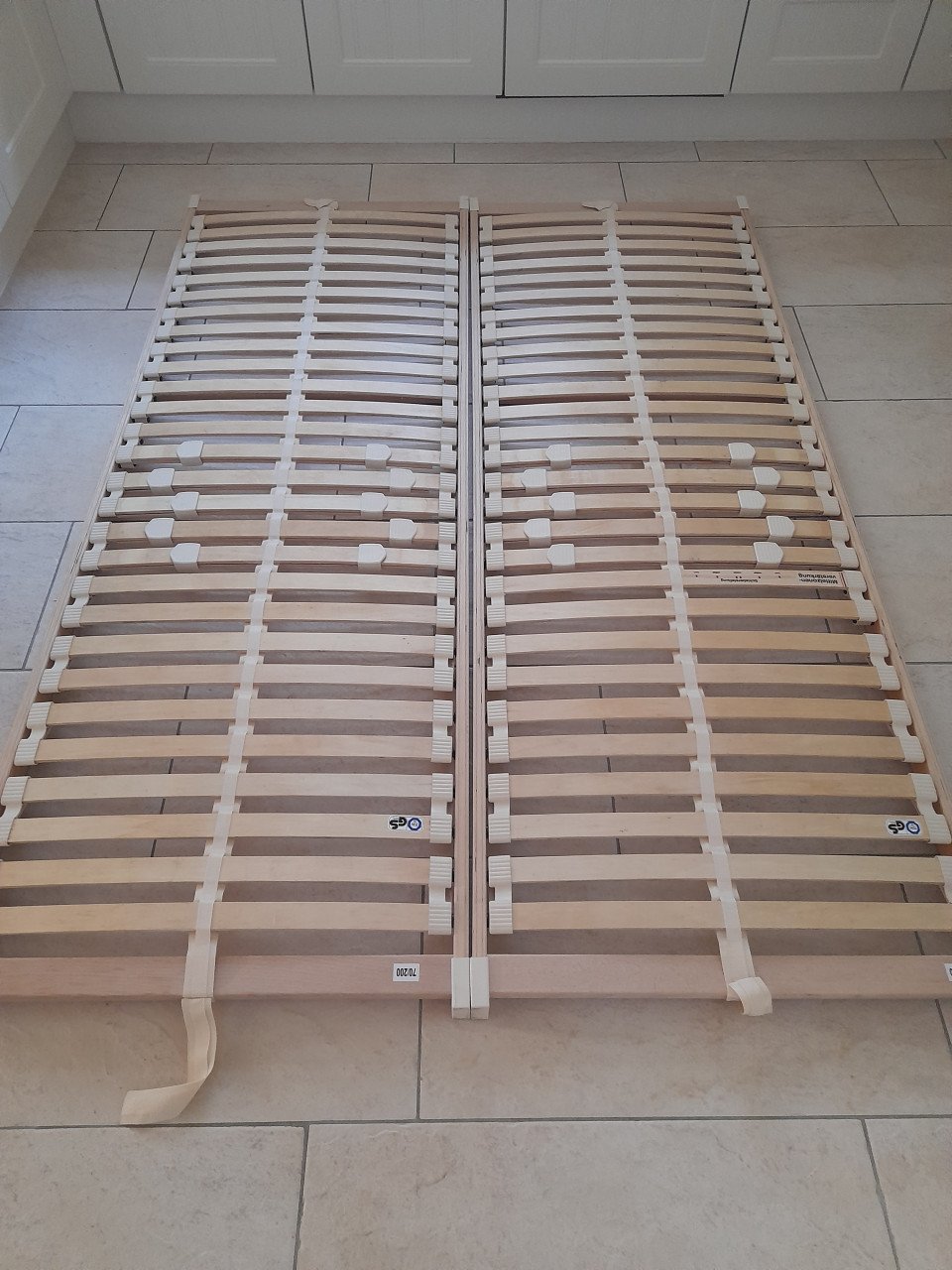 2 lattenbodems 70 x 200 ( in goede nette staat )