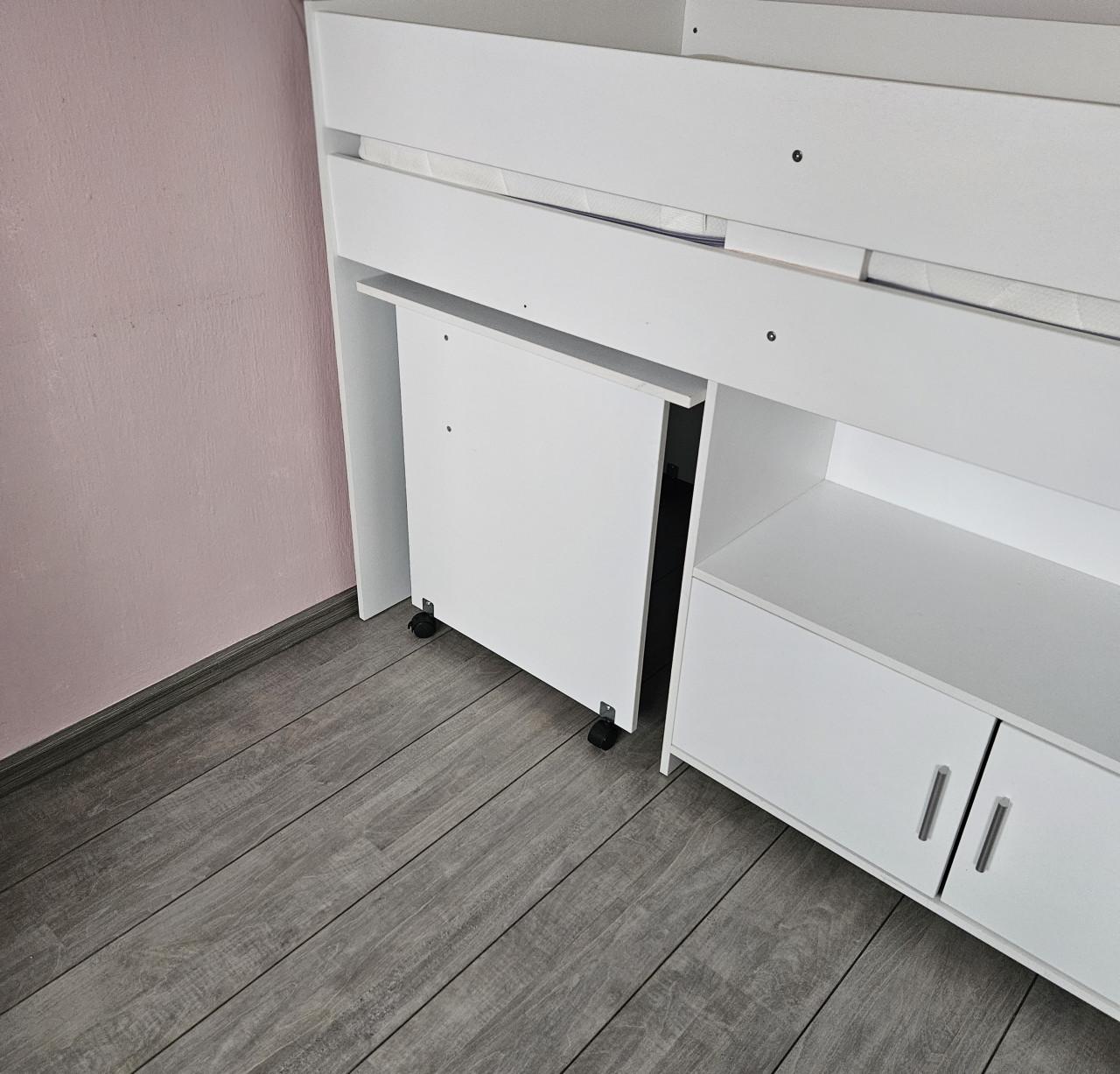 Witte Halfhoogslaper met bureau