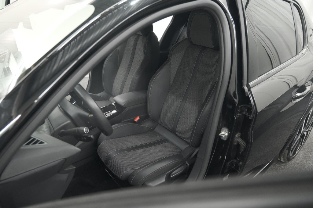 Peugeot 208 puretech 100 gt | camera | navigatie | apple carplay | parkeers