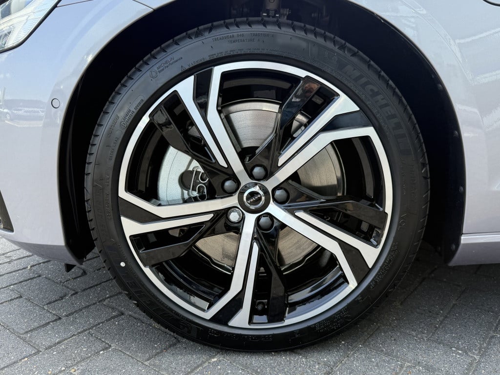 Volvo V60 t6 awd gt ultra dark