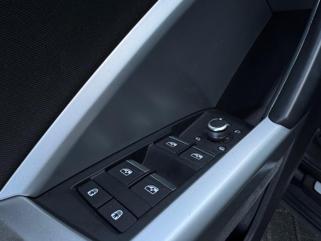 Audi Q3 sportback 35 tfsi s-line * matrix led * camera * black pack * keyle