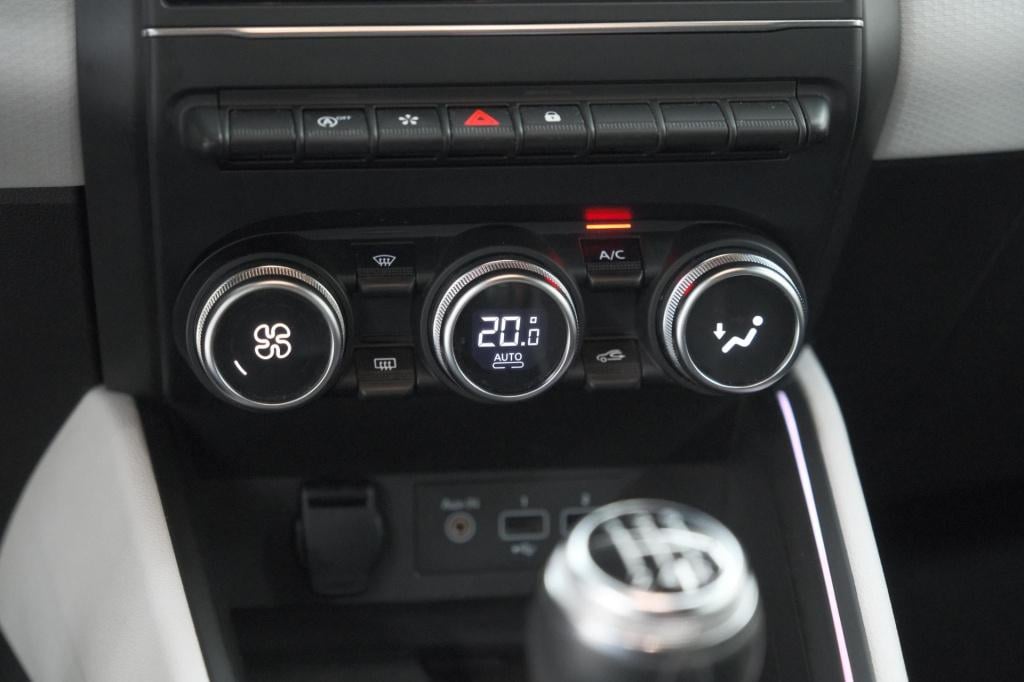 Renault Clio tce 100 intens | dodehoekdetectie | camera | apple carplay | p