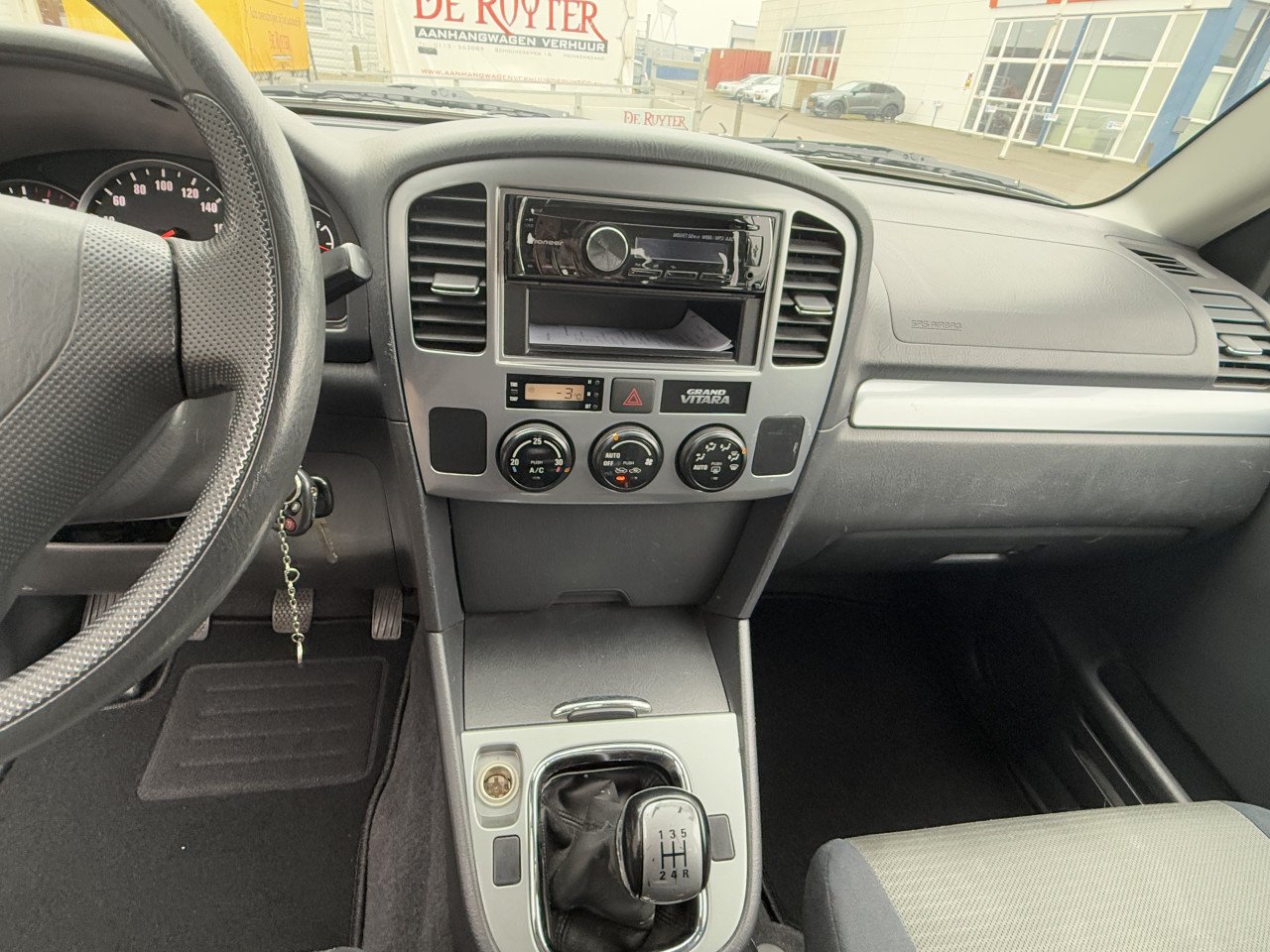 Suzuki Grand Vitara - 2.0 Metal Top