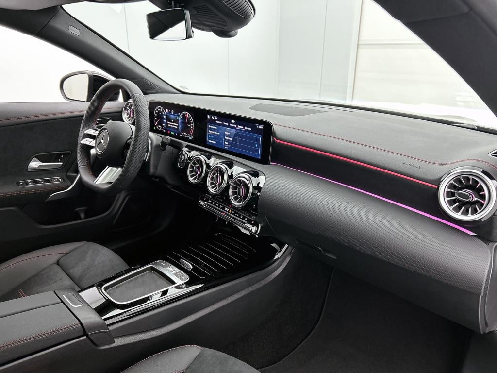 Mercedes-Benz Cla 250 e business solution amg | nightpakket | smartphone in