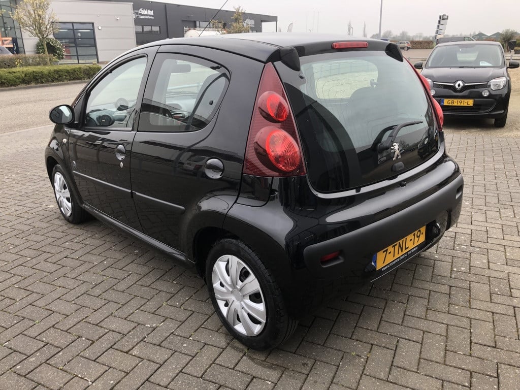 Peugeot 107 1.0 envy 1e eigenaar