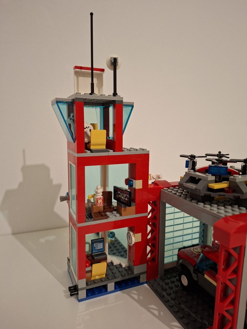 Lego city brandweerkazerne 60215 compleet met boekjes