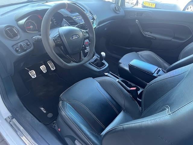 Ford Fiesta 1.6 metal|leer|rijklaar(van particulier)