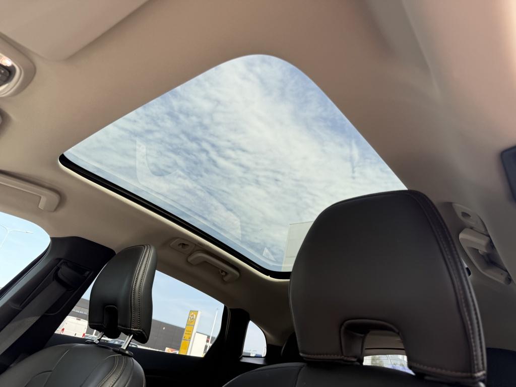 Volvo V40 cross country t3 153pk aut6 polar+ luxury| leder|pano| camera| tr