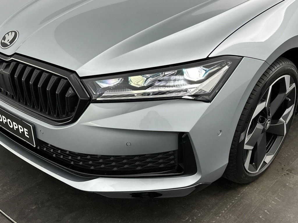 Skoda Superb sportline business 1.5 tsi phev 150 kw / 204 pk co