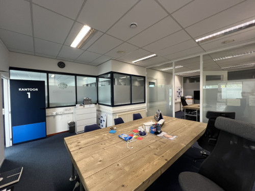 Te huur. geschakelde kantoorruimtes totaal 90m2