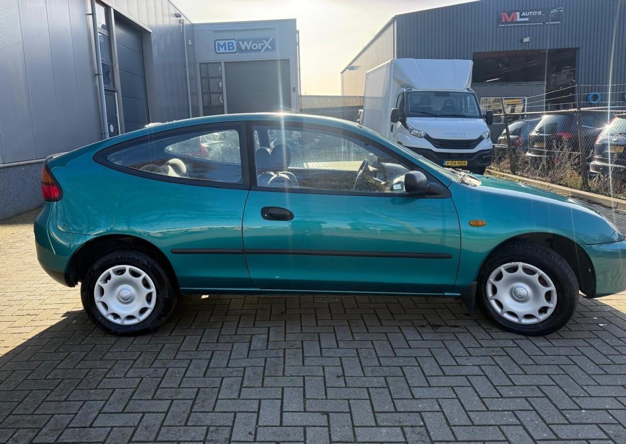 Mazda 323 - 1.5i LX 62.220KM Nap Automaat