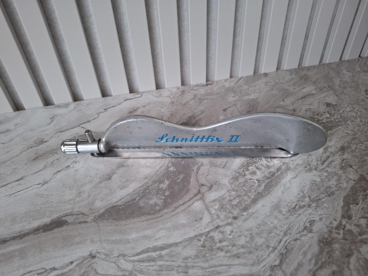 Schnittfix 2 broodmes aluminium- vintage (jaren 60)