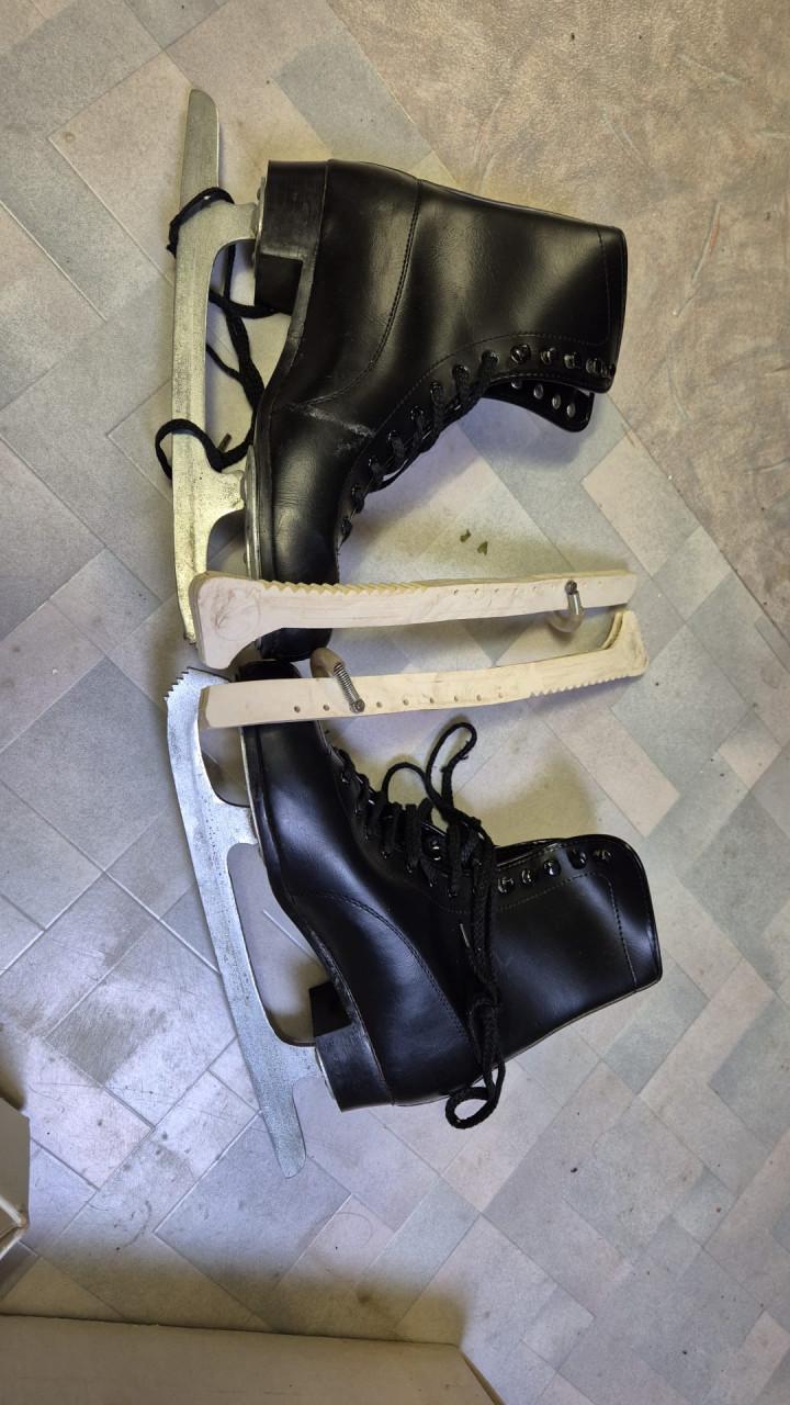 Kunstschaatsen Zwart maat 41 incl. beschermers