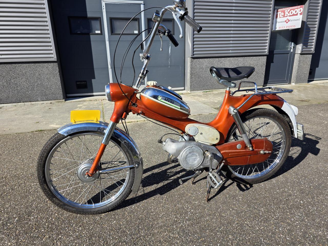 Zeermooie Puch MV 50 een mooie serviver