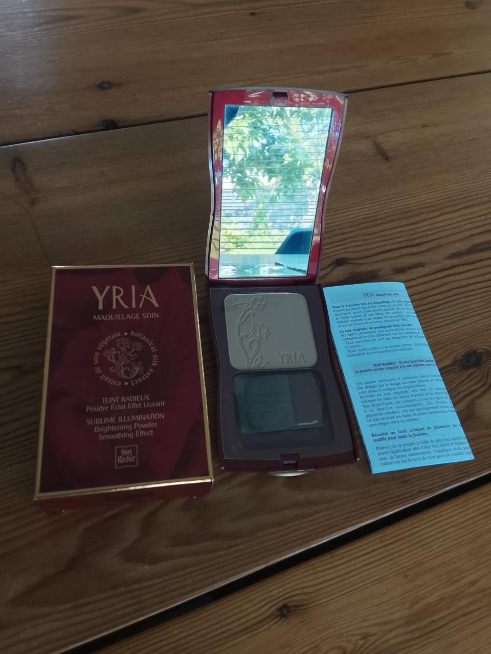 Yria vaste poeder met kwastje NIEUW!