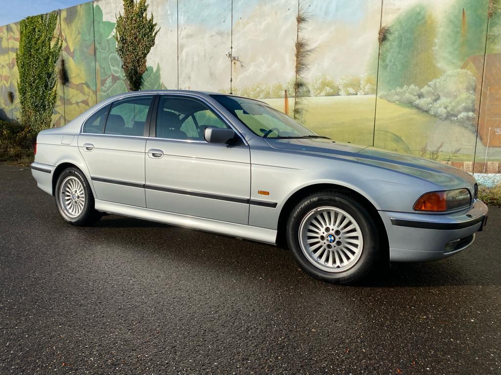 Unieke BMW E39 535i V8
