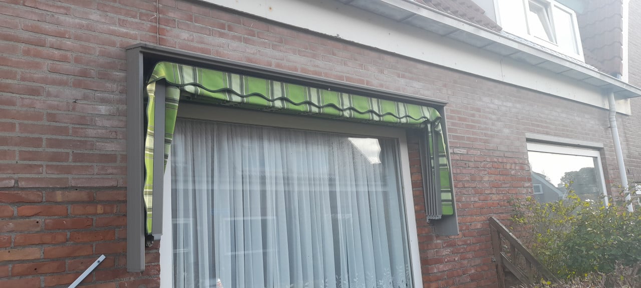 Markies met elektrische wandschakelaar