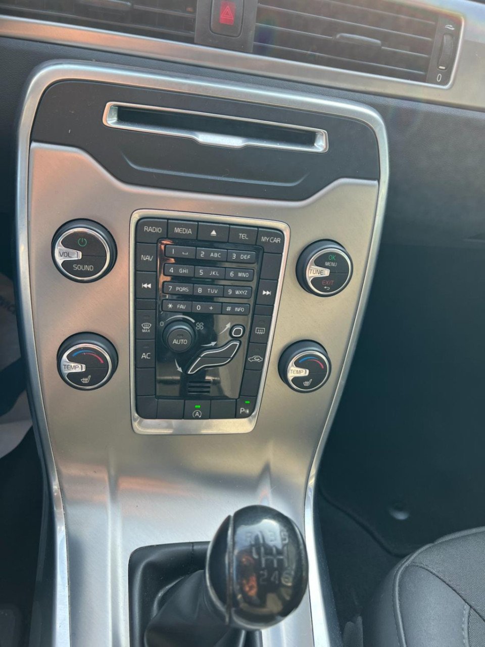 Volvo V70 1.6 d2 kinetic, trekhaak, navi, parkeersensoren enz...