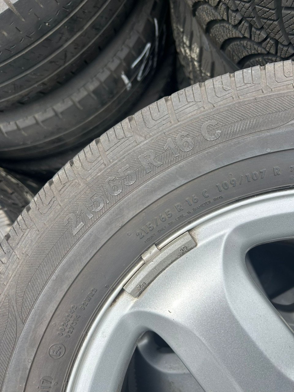 RENAULT ALUMINIUM VELGEN MET TYFOON BUSBANDEN 16C INCH