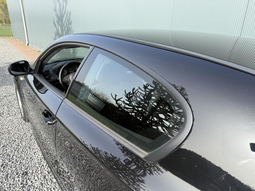 BMW 1 Serie 116i 2.0 122pk executive 3-drs