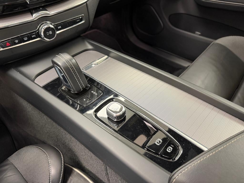Volvo XC60 2.0 t8 plug-in-hybrid awd polestar engineered panoramadak | trek