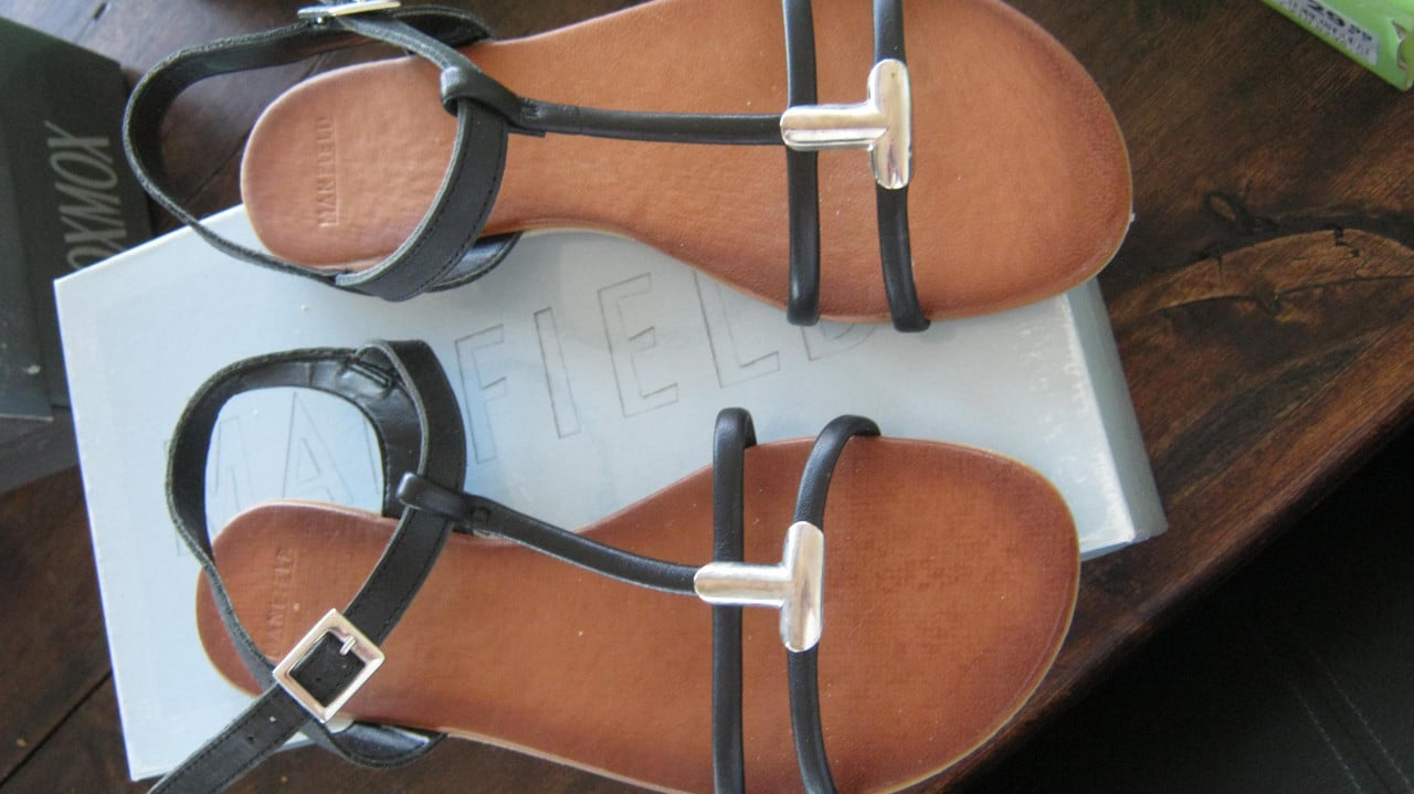 4 paar nieuw sandalen allemaal maat 37  mogen alle 4 weg voor 30 euro